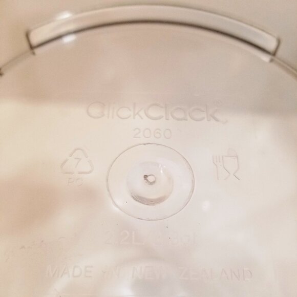 Click Clack 2.3 Quart Tall Pantry Canister, EUC - Picture 3 of 6